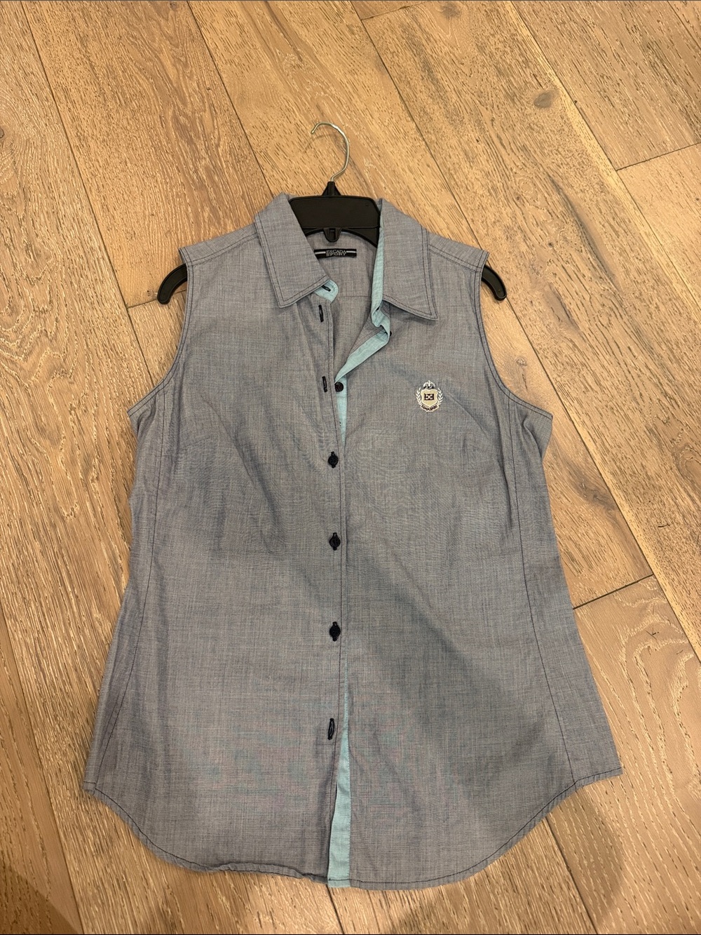 Escada Sleeveless Light Blue Button-Down Shirt with Mint Trim